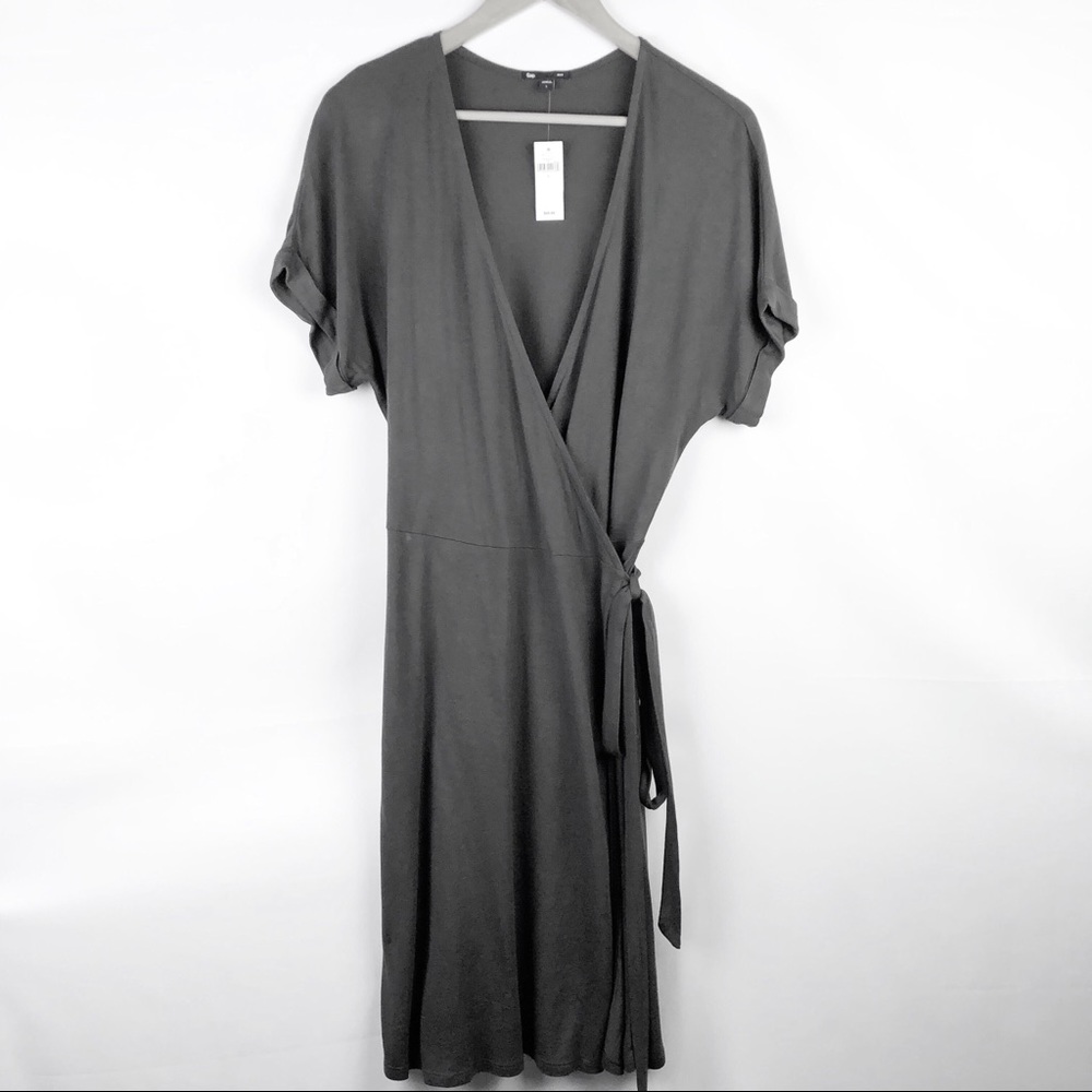 NWT Gap Short Sleeve Wrap Dress. Women’s Size L
